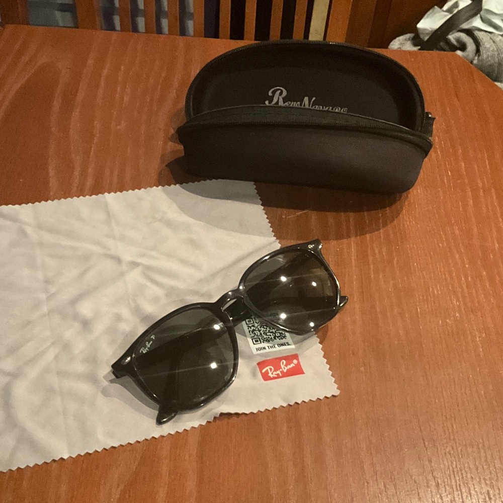 Ray-Ban Classic Black Sunglasses with Case